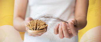 Rambut Rontok saat Menstruasi, Wajar Gak Sih?