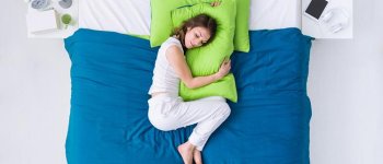 Posisi Tidur Pereda Nyeri Menstruasi